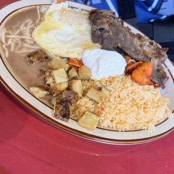El Nuevo Presidente - Chilaquiles with asada - American Near Me - Visalia, California