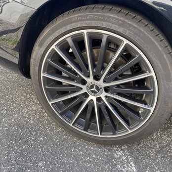 Raad Auto - Damage before - Wheel & Rim Repair Near Me Raad Auto - Damage before - Wheel & Rim Repair Near Me