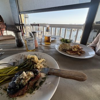 Saltwater Grill - New American Near Me - Swansboro, North Carolina