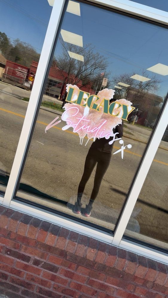 Legacy Studios & Beauty Bar Logo
