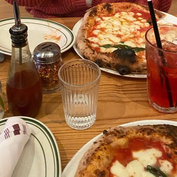 Lucia’s Berkeley - Pizza Near Me - Berkeley, California