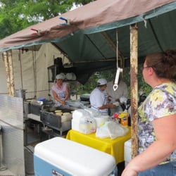 Mama Lula's at the New Maxwell Street Market - Street side kitchen