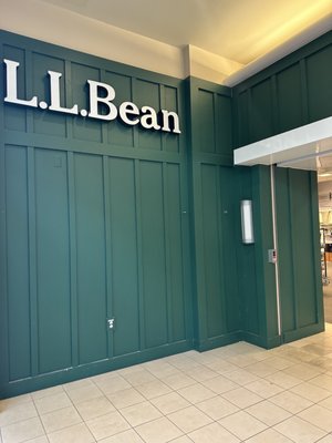 Freehold Raceway Mall by null