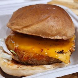 Go Vegan GR - Caps Kick'n Chick'n Sandwich