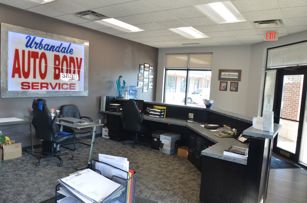 URBANDALE AUTO BODY SERVICE Updated October 2024 19 Photos & 11