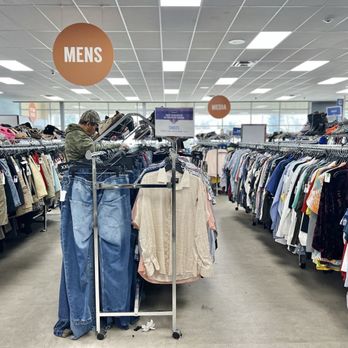 Goodwill - Men's clothing - Thrift Stores Near Me - Louisville, Kentucky Goodwill - Men's clothing - Thrift Stores Near Me - Louisville, Kentucky