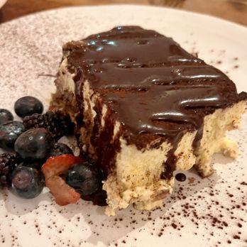 Sonoma Valley Farmhouse  - The best tiramisu! - American Near Me - Sonoma, California