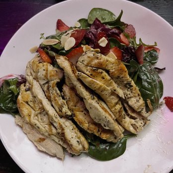 Wilson Hardware Kitchen & Bar - Small salad with chicken - New American Near Me - Arlington, Virginia Wilson Hardware Kitchen & Bar - Small salad with chicken - New American Near Me - Arlington, Virginia