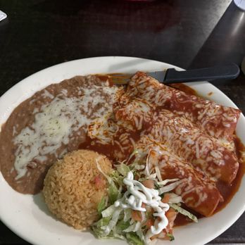Mexico Lindo Grill - My wife's enchilada platter - Mexican Near Me - Hanford, California Mexico Lindo Grill - My wife's enchilada platter - Mexican Near Me - Hanford, California