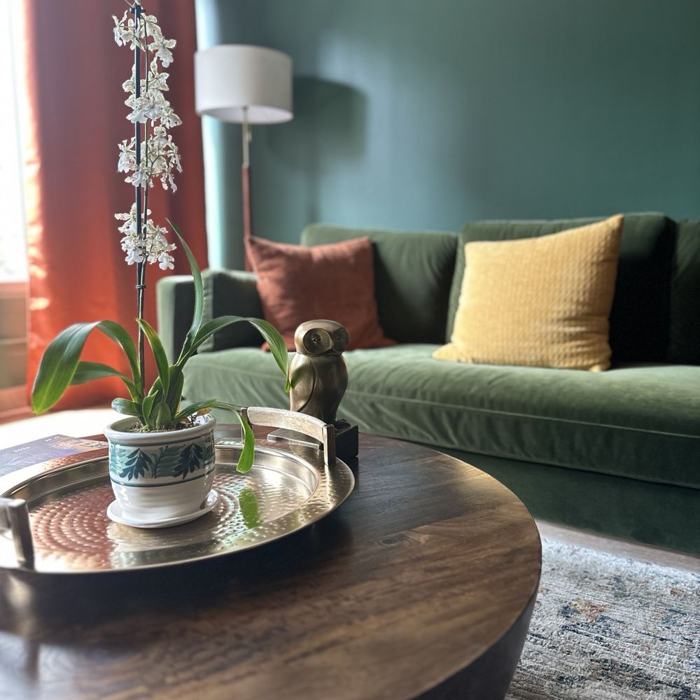 Red Earth Massage and Wellness - Waiting lounge - Massage Near Me - Honolulu, Hawaii Red Earth Massage and Wellness - Waiting lounge - Massage Near Me - Honolulu, Hawaii