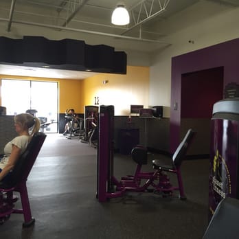 Planet Fitness - 12 minute abs.  If you're not satisfied they throw in the extra minute for free! - Gyms Near Me - Tomball, Texas