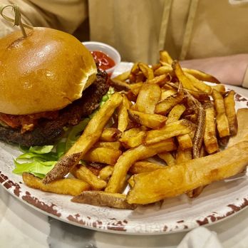 Brick & Brew - Burger - Pizza Near Me - Havertown, Pennsylvania