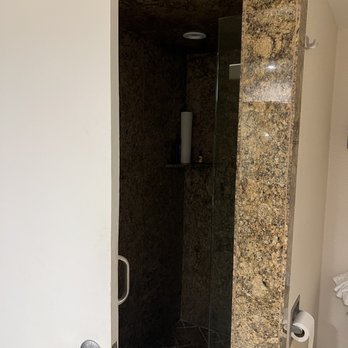 Best Western Plus Island Palms Hotel & Marina - Shower cabin - San Diego, CA