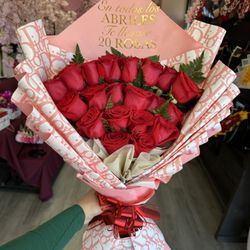 Lucy’s Custom Arrangements