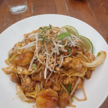 Star Noodle - Pad Thai. Called ahead and requested seating for 1 - Asian Fusion Near Me - Lahaina, Hawaii Star Noodle - Pad Thai. Called ahead and requested seating for 1 - Asian Fusion Near Me - Lahaina, Hawaii