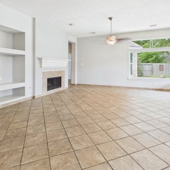 Willis Flooring Pros - Before - Flooring Near Me - Willis, Texas Willis Flooring Pros - Before - Flooring Near Me - Willis, Texas
