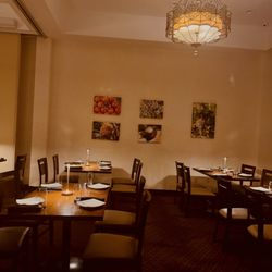 Amoura Restaurant - Interior
