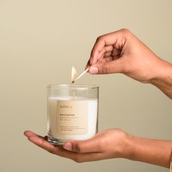 Kobi Co - Kobi Co's #Bookworm Candle.
Lemon Verbena, Basil, Mint.