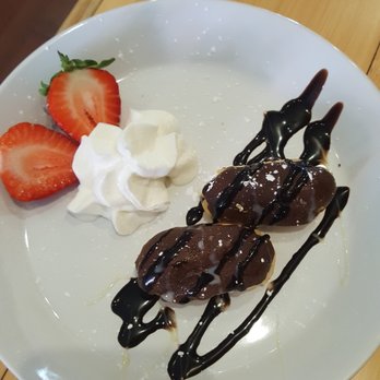 Caffe Mona La Bistro - Nice touch of a treat - mini eclairs - Breakfast & Brunch Near Me - Pittsburgh, Pennsylvania