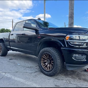 Salinas Tires & Wheels - New Tires and Wheels - Tires Near Me - La Habra, California