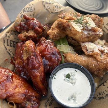 Legends Grill and Bar - Burgers Near Me - Woodridge, Illinois