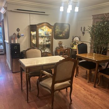 The Classic Cafe - Indoor space - Coffee & Tea Near Me - Fullerton, California The Classic Cafe - Indoor space - Coffee & Tea Near Me - Fullerton, California