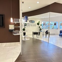 Rockland Eye - Entrance of ROCKLAND Eye Clinic