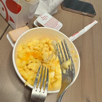 Chick-fil-A - mac n cheese, PLASTIC - Fast Food Near Me - Tukwila, Washington