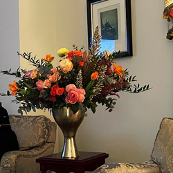Full pic of arrangement - so beautiful!