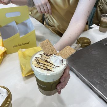 La La Land - Iced S'mores Cloud Latte 10/10 - Coffee & Tea Near Me - Nashville, Tennessee