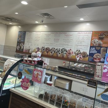 Cold Stone Creamery - Inside..... - Ice Cream & Frozen Yogurt Near Me - Fresno, California Cold Stone Creamery - Inside..... - Ice Cream & Frozen Yogurt Near Me - Fresno, California