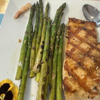Mami Mía - Salmon - Gluten-Free Near Me - Dunedin, Florida
