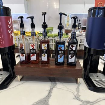 Metropolitan Lounge - Free coffee syrups - Train Stations Near Me - New York, New York Metropolitan Lounge - Free coffee syrups - Train Stations Near Me - New York, New York