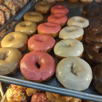Fresh Donuts - Assorted cake donuts - Donuts Near Me - Granada Hills, California Fresh Donuts - Assorted cake donuts - Donuts Near Me - Granada Hills, California
