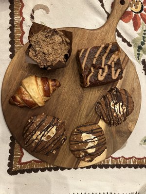 Modern Bread and Bagel by null