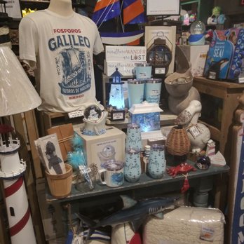 Cracker Barrel Old Country Store - More cool gift shop - American Near Me - Sevierville, Tennessee