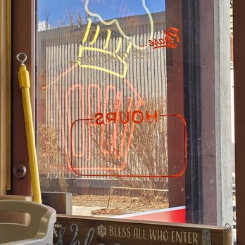 The Chef's Hut - Sign - Breakfast & Brunch Near Me - Boise, Idaho