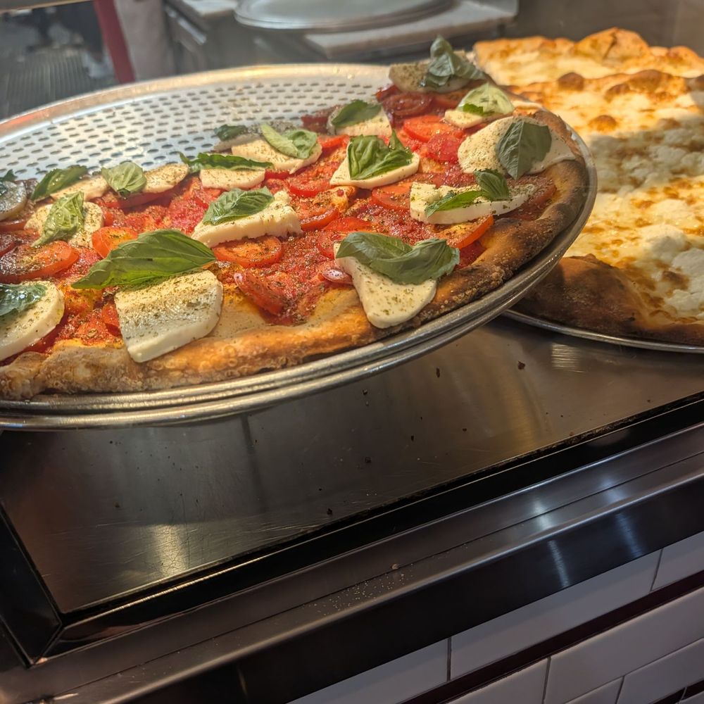 Joe's Pizza - Pizza Near Me - Miami, Florida