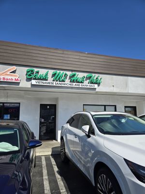 Hue Thai Bakery & Deli by null