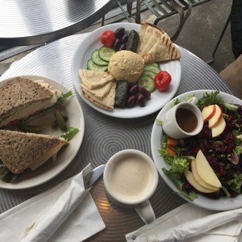 Dia Beacon - Nice lunch options at the cafe - - Museums Near Me - Beacon, New York