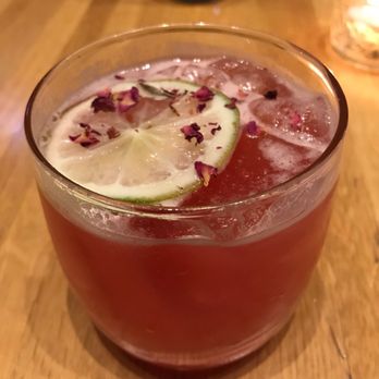 True Food Kitchen - Gin drink - New American Near Me - Chicago, Illinois True Food Kitchen - Gin drink - New American Near Me - Chicago, Illinois
