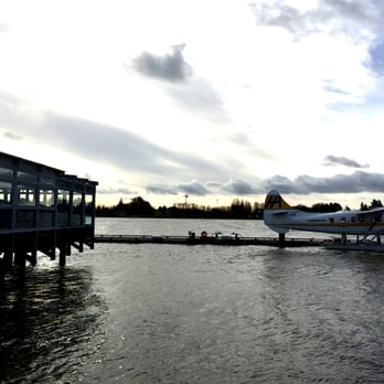 Flying Beaver Bar - Outside - Pubs Near Me - Richmond, British Columbia