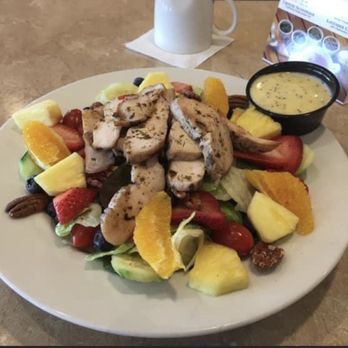 Egg Cited Pancake House - Strawberry Poppyseed Salad w/Chicken - Breakfast & Brunch Near Me - Naperville, Illinois