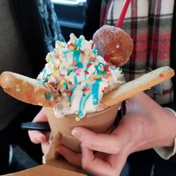 BomboBar - Funfetti hot chocolate - Desserts Near Me - Chicago, Illinois BomboBar - Funfetti hot chocolate - Desserts Near Me - Chicago, Illinois