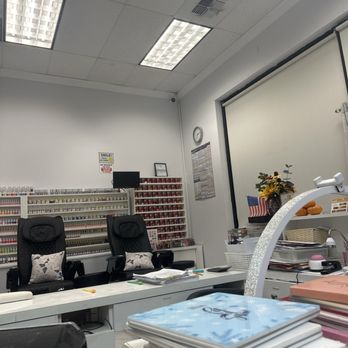 Luv Nails & Spa - Nail Salons Near Me - Costa Mesa, California