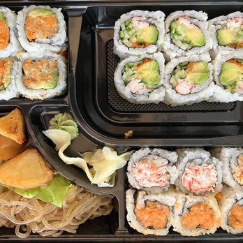 Gal's Sushi - Roll Bento Box (L3) - Sushi Bars Near Me - Markham, Ontario