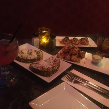 Kings Dining & Entertainment - Avocado toast, fried califlower bites, mac and cheese bites - Sports Bars Near Me - Dedham, Massachusetts