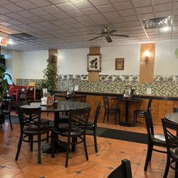 Cafe Hoang - Dining area