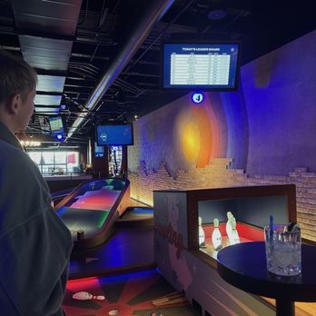 Puttshack - Edina - Mini Golf Near Me - Edina, Minnesota
