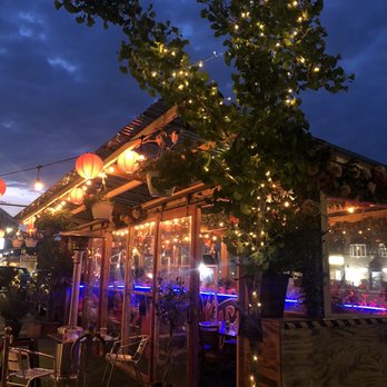 Nur Thai - Very cute outdoor ambiance - Thai Near Me - Park, New York
